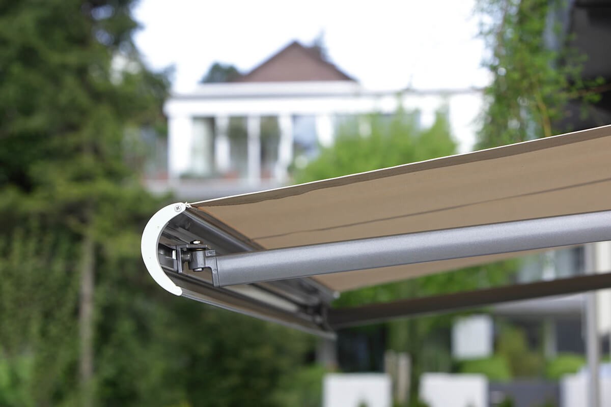 Pflege und Reinigung von Sonnenstoren-/Markisentüchern Pflege und Reinigung von Sonnenstoren-/Markisentüchern